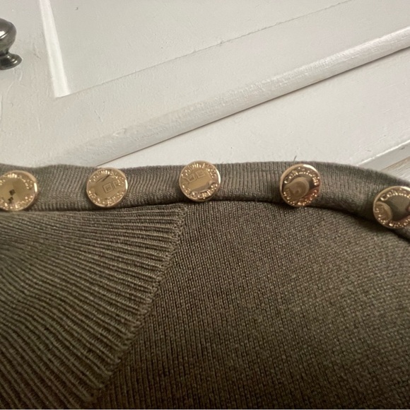 Calvin Klein Olive Green Mock Neck Sweater With Gold Tone Buttons. Pre-Owned. - Picture 4 of 6